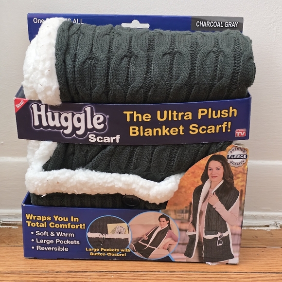 AS SEEN ON TV The Ultra Plush Blanket Scarf HUGGLE SCARF - Picture 2 of 5